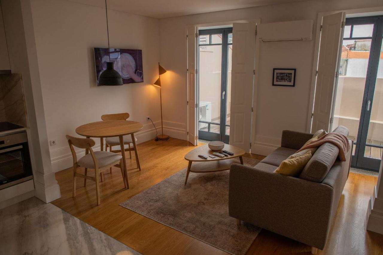 Spacious Studio W/ Balcony & Ac By Lovelystay OOporto Esterno foto
