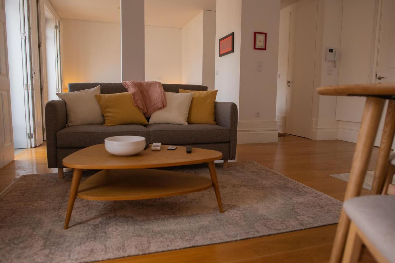 Spacious Studio W/ Balcony & Ac By Lovelystay OOporto Esterno foto