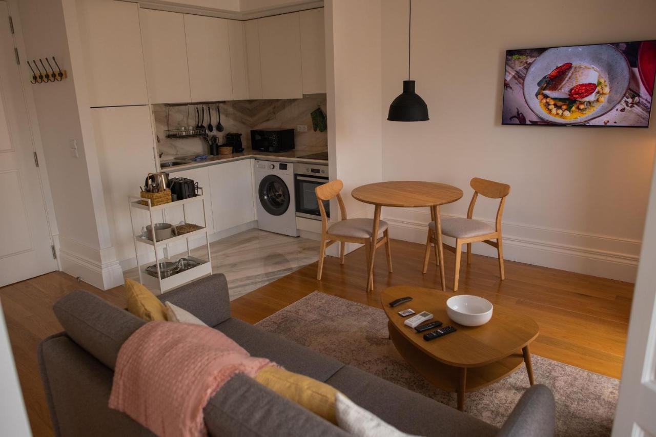 Spacious Studio W/ Balcony & Ac By Lovelystay OOporto Esterno foto