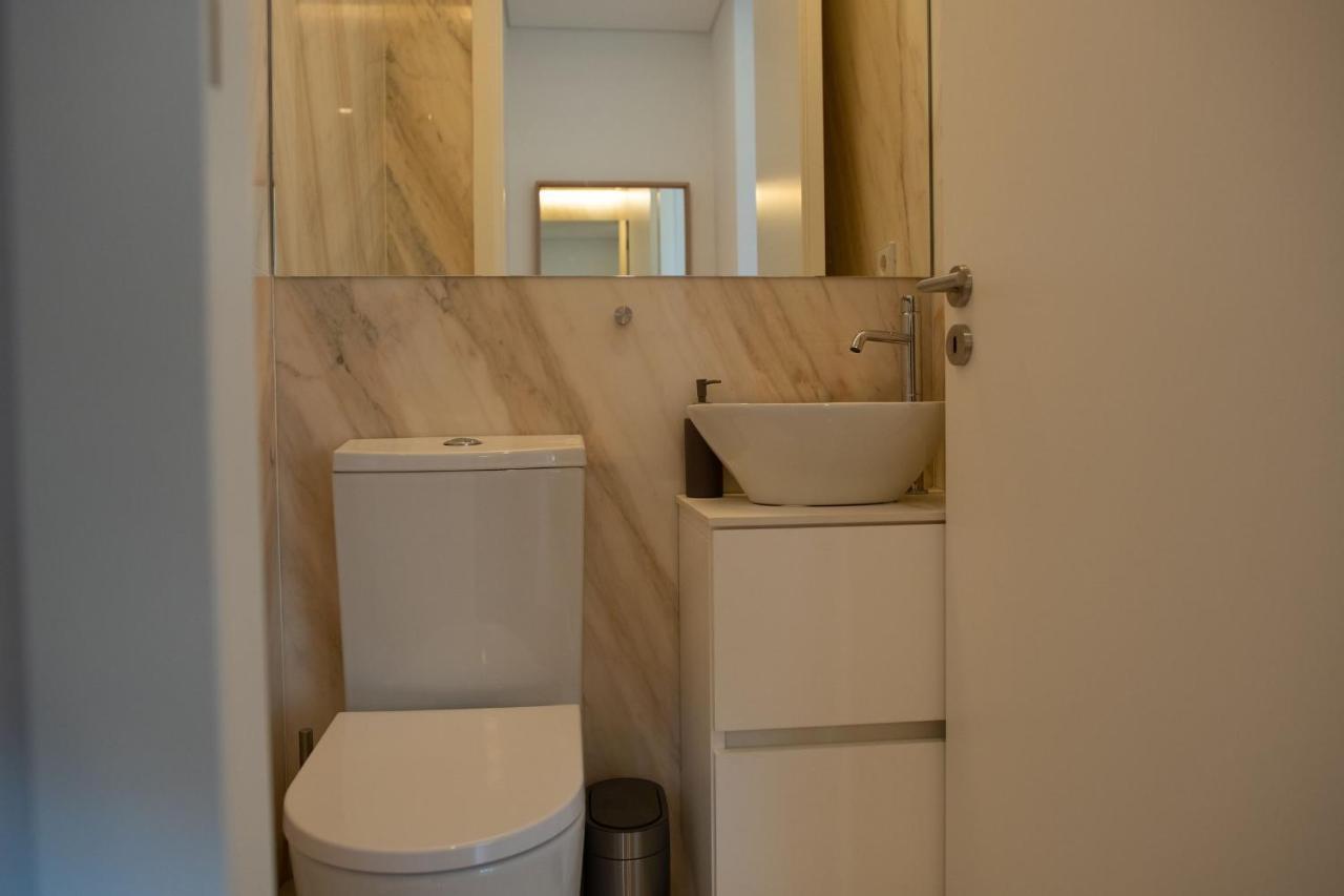 Spacious Studio W/ Balcony & Ac By Lovelystay OOporto Esterno foto